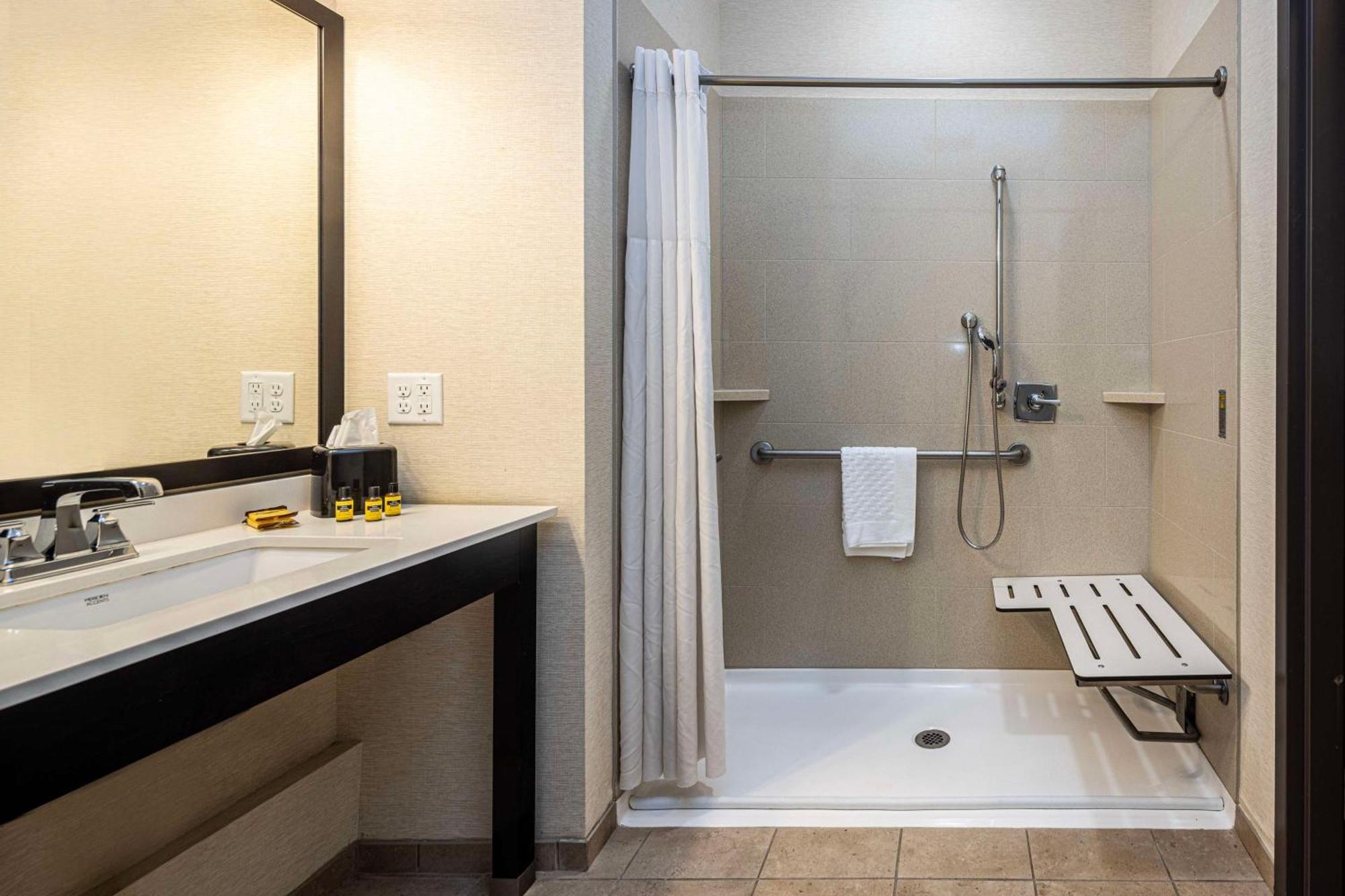 Best Western Plus Franciscan Square Inn & Suites Steubenville Zewnętrze zdjęcie
