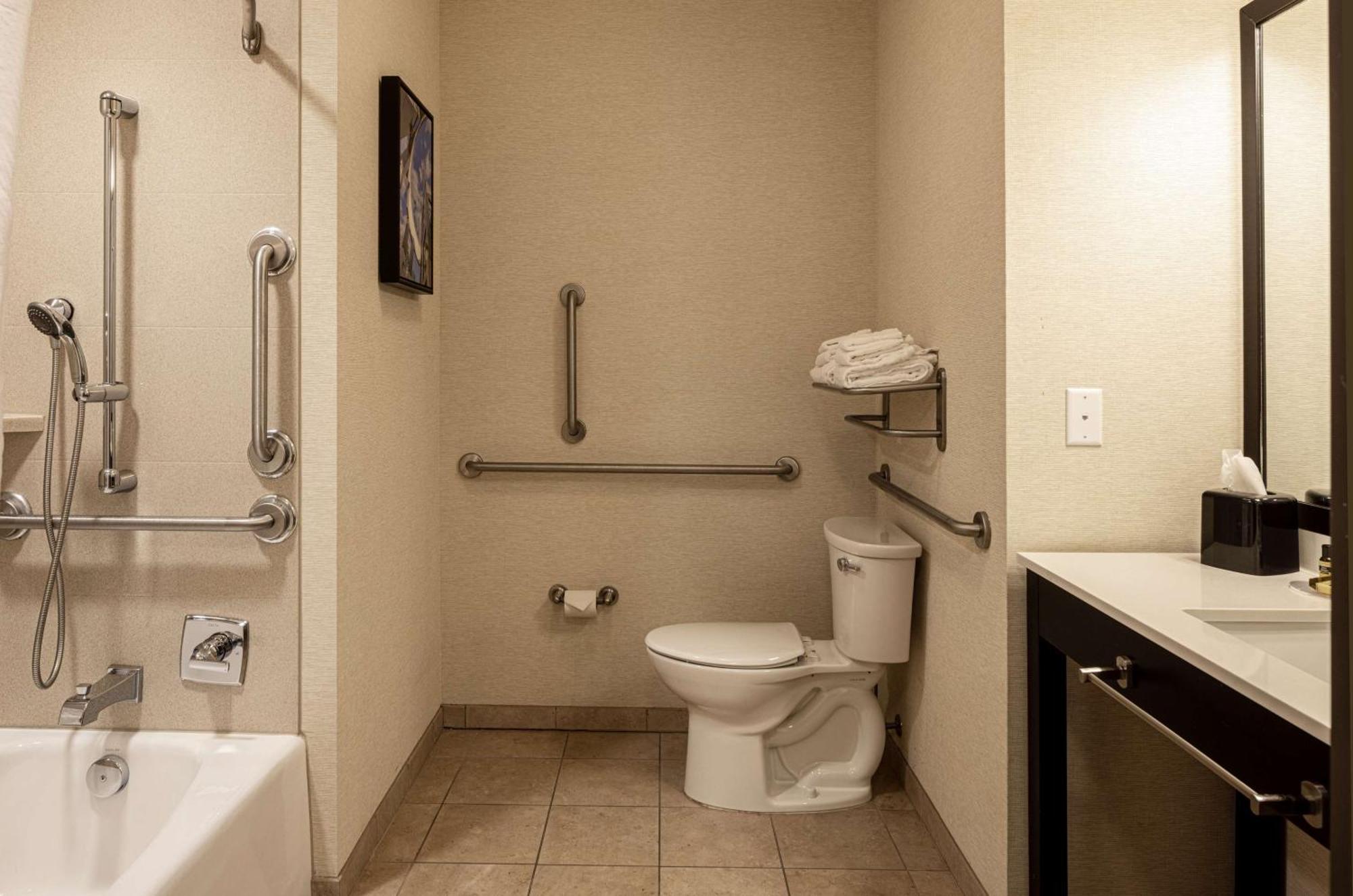Best Western Plus Franciscan Square Inn & Suites Steubenville Zewnętrze zdjęcie