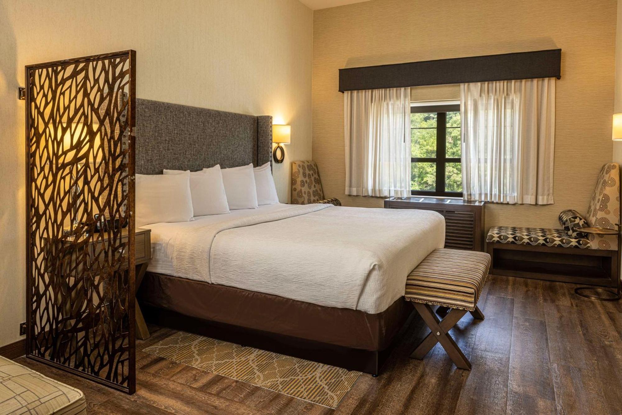 Best Western Plus Franciscan Square Inn & Suites Steubenville Zewnętrze zdjęcie