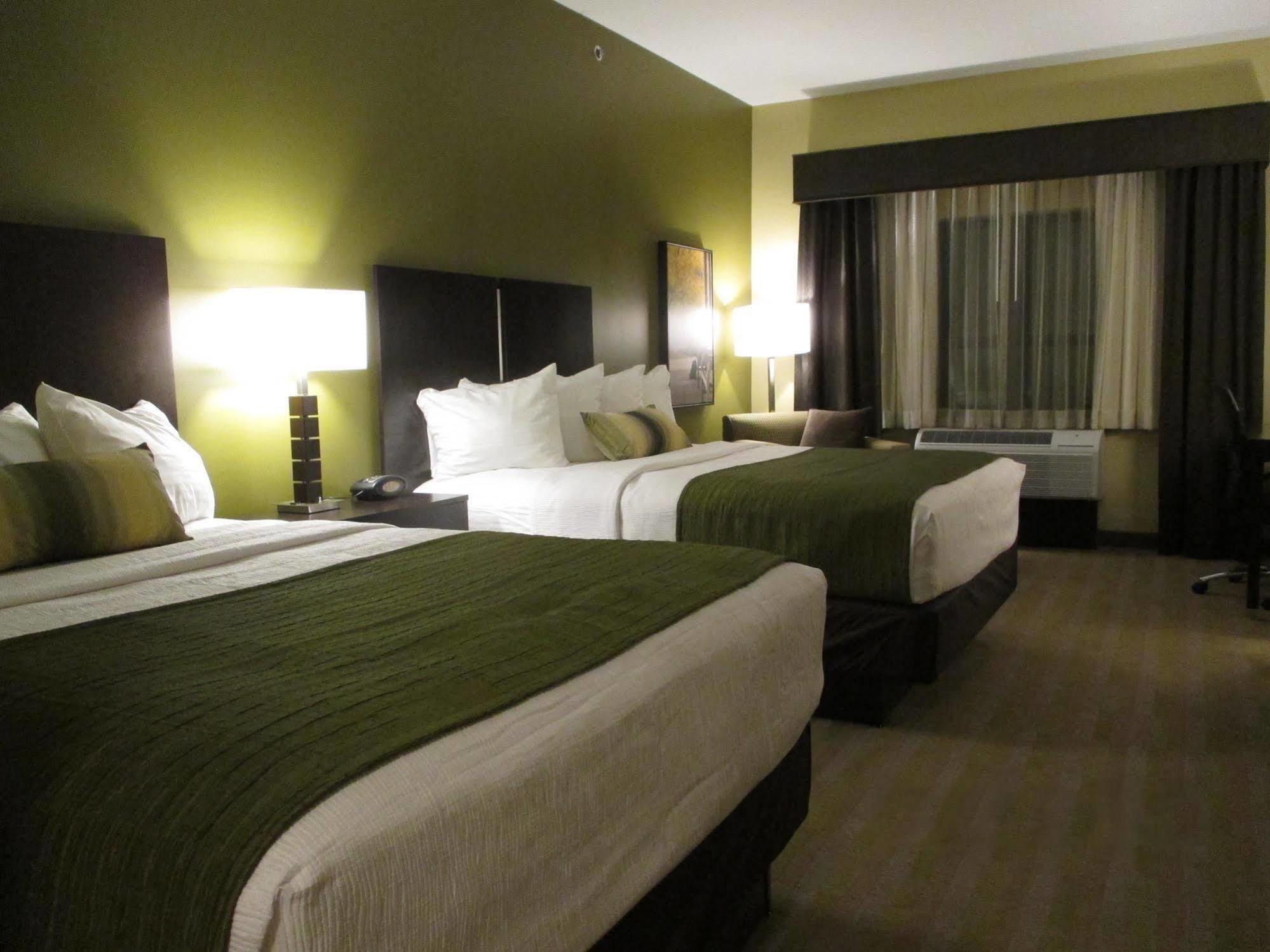 Best Western Plus Franciscan Square Inn & Suites Steubenville Zewnętrze zdjęcie